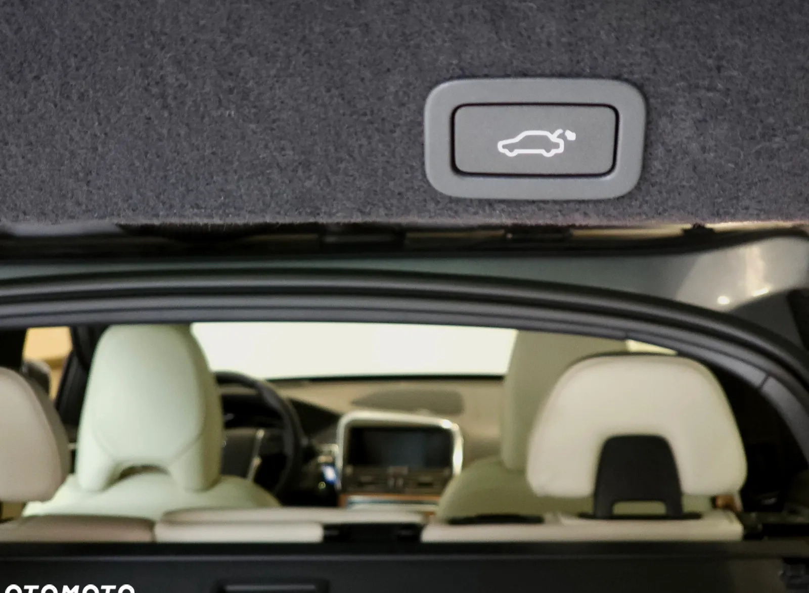 Volvo XC 60 cena 135900 przebieg: 156000, rok produkcji 2017 z Stryków małe 466